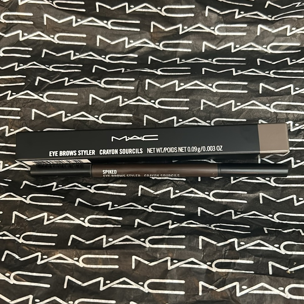 MAC Eyebrow Styler in Spiked